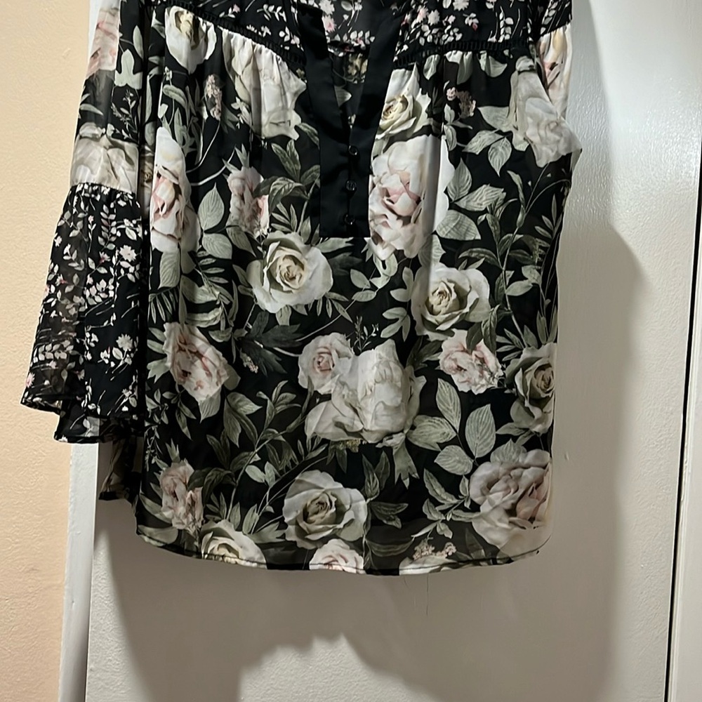 Soho Black and White Ruffled 3/4 Sleeve Blouse